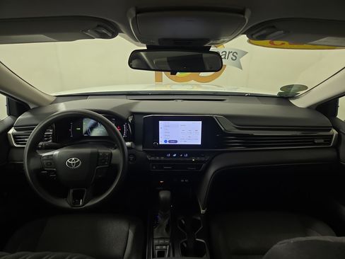 Used 2025 Toyota Camry LE FWD image 13