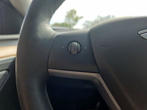 Used 2024 Tesla Model Y Performance AWD/4WD image 22