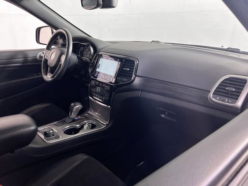 Used 2022 Jeep Grand Cherokee Laredo X image 28