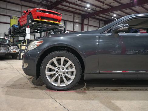 Used 2010 Lexus LS 460 AWD image 3