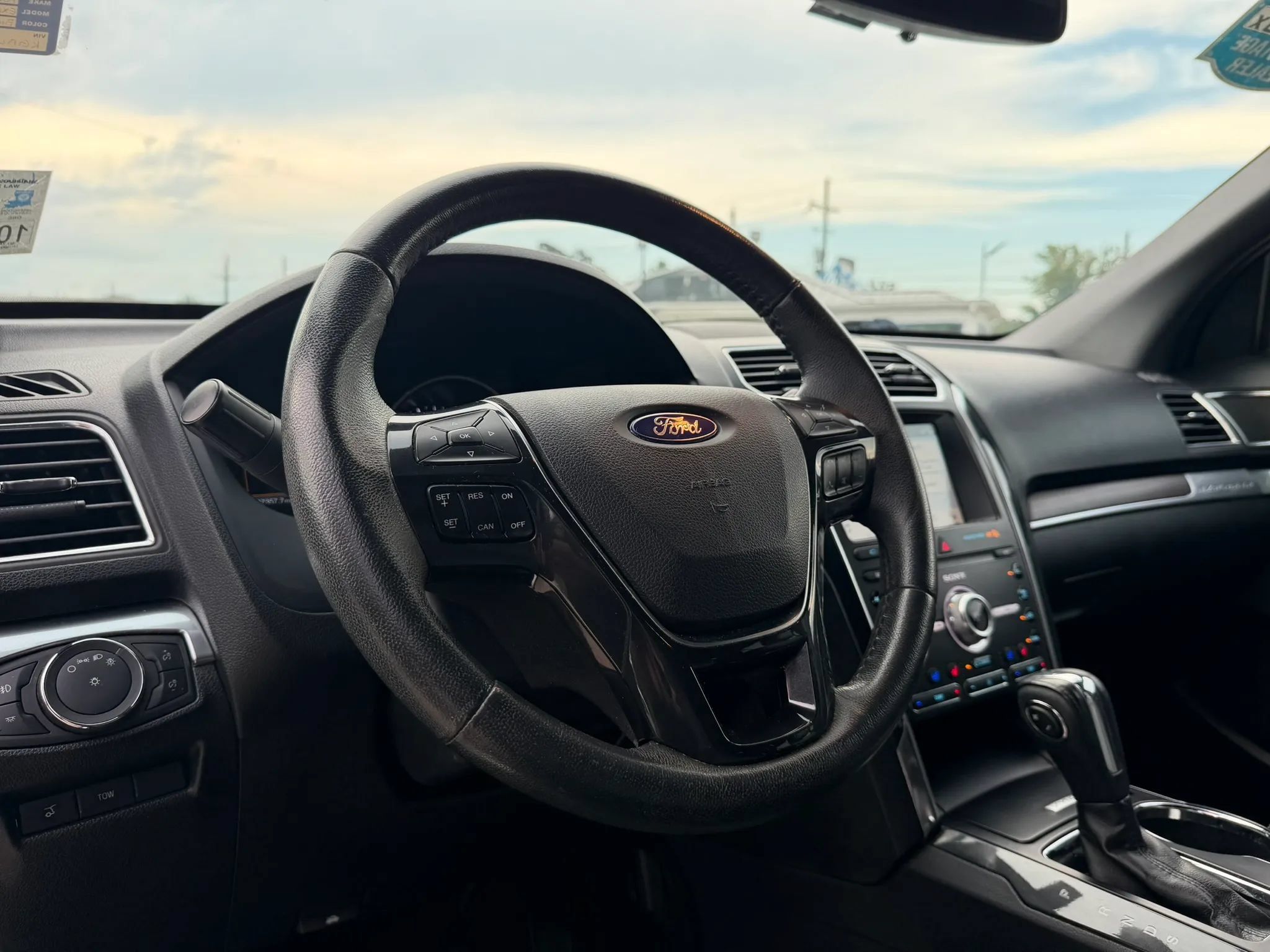 Used 2019 Ford Explorer Limited w/ Class III Trailer Tow Package FWD image 8