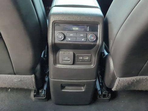 Used 2021 GMC Acadia Denali w/ Denali Technology Package image 22