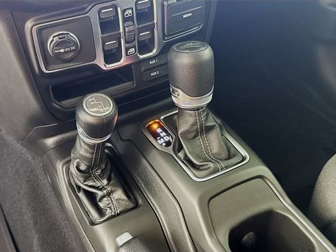 New 2026 Jeep Gladiator Sport AWD/4WD image 19