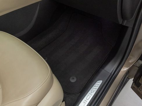Used 2018 Buick Envision Premium AWD/4WD image 40