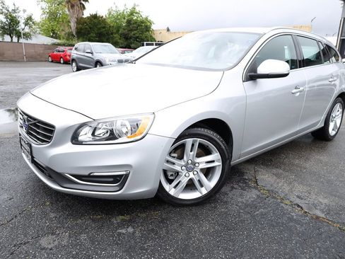 Used 2015 Volvo V60 T5 Premier FWD image 2