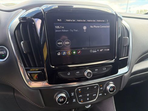 Used 2023 Chevrolet Traverse LT AWD/4WD image 14