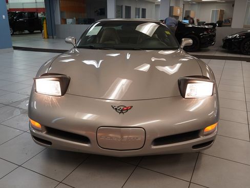 Used 2002 Chevrolet Corvette Coupe w/ Preferred Equipment Group1 RWD image 15