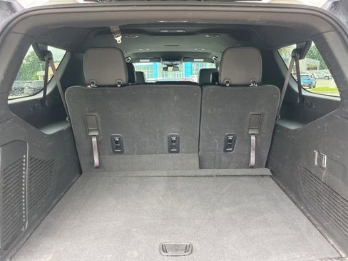 Used 2025 Chevrolet Suburban Z71 AWD/4WD image 7