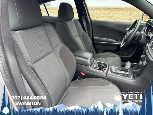 Used 2016 Dodge Charger SXT image 13