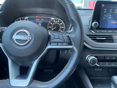 Used 2025 Nissan Altima 2.5 SR FWD image 14