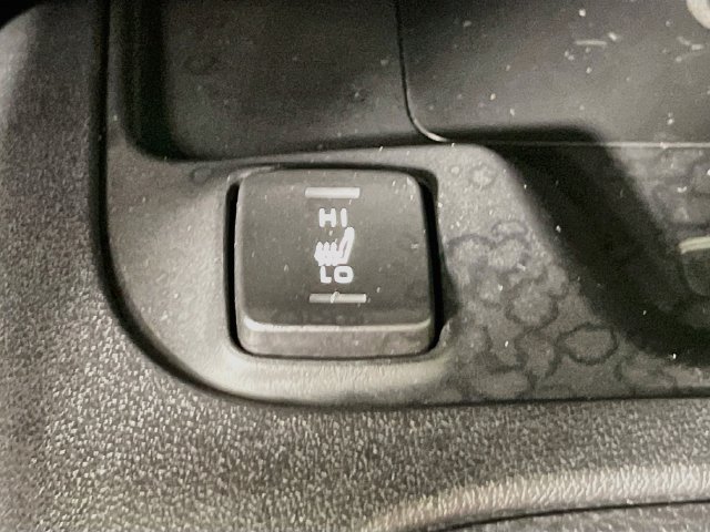 Used 2024 Toyota Corolla XLE FWD image 20
