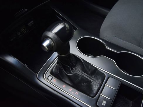 Used 2016 Kia Sorento LX image 19