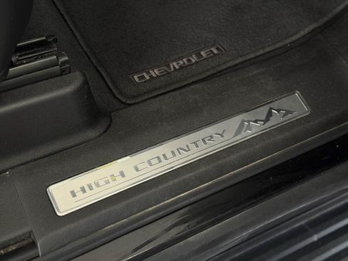 Used 2023 Chevrolet Tahoe High Country AWD/4WD image 35