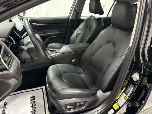 Used 2022 Toyota Camry XLE image 20