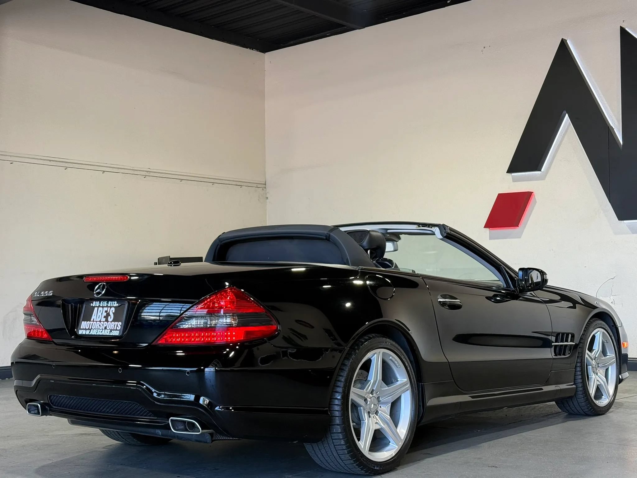 Used 2009 Mercedes-Benz SL 550 image 13