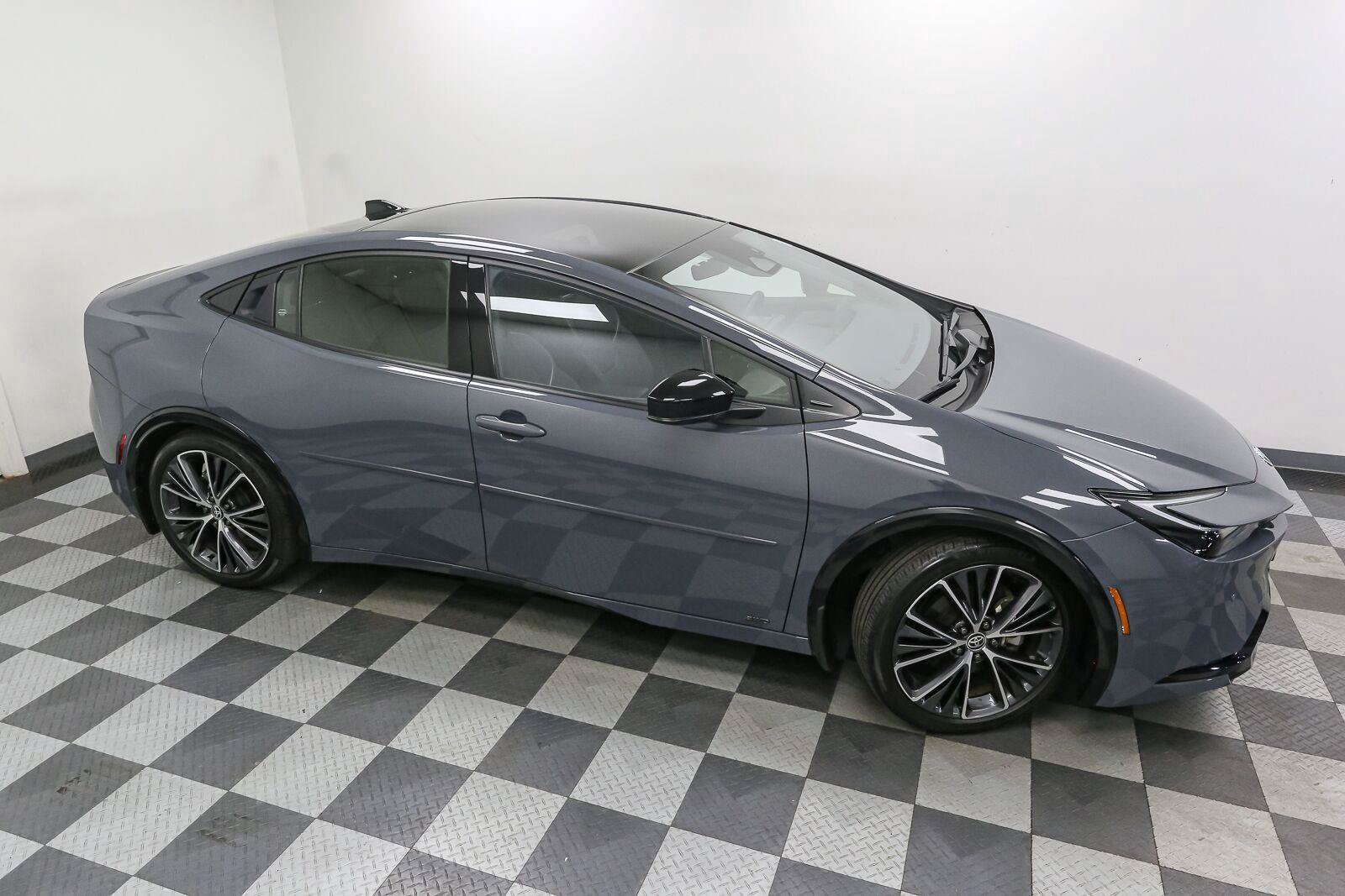 Used 2023 Toyota Prius Limited AWD/4WD image 5