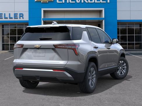 Used 2026 Chevrolet Equinox LT w/ Safety and Technology Package FWD image 4