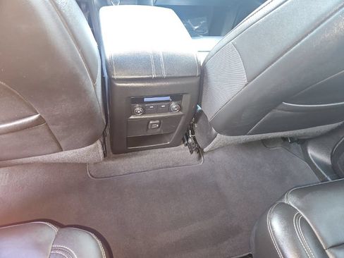Used 2023 Chevrolet Traverse LT AWD/4WD image 23