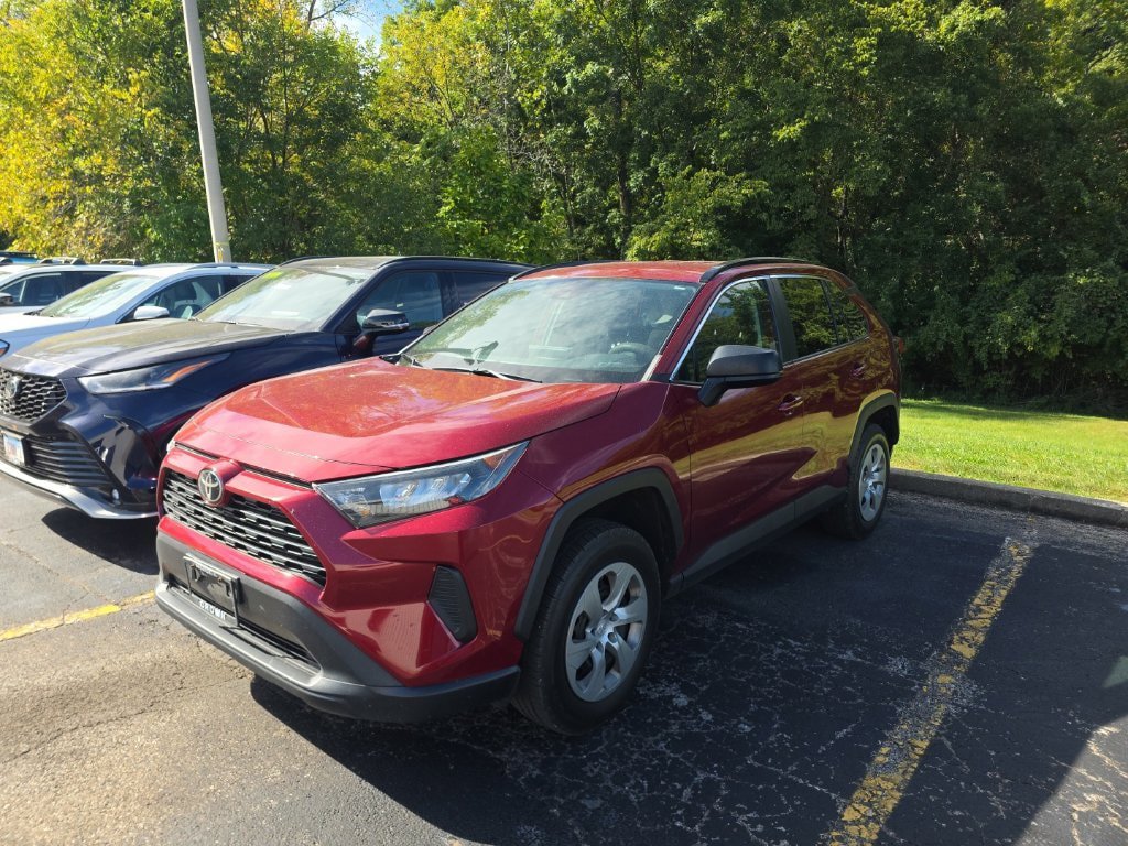 Used 2021 Toyota RAV4 LE AWD/4WD image 1