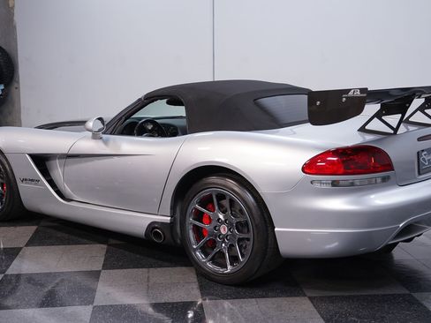 Used 2005 Dodge Viper SRT-10 image 7