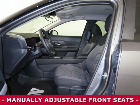 Certified 2025 Nissan Kicks SV w/ Charging Package image 4