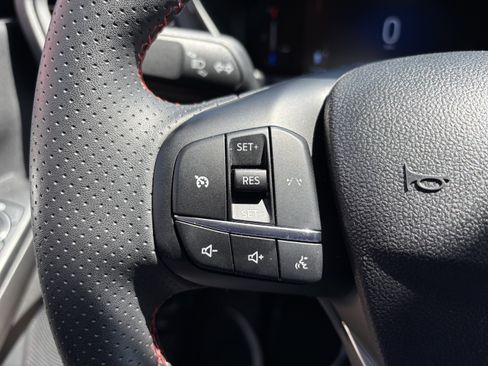 Used 2025 Ford Escape ST-Line Select AWD/4WD image 19