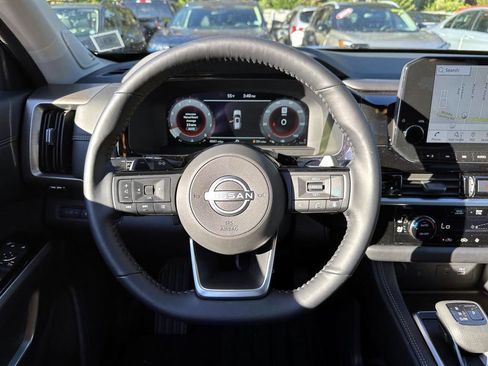 Certified 2025 Nissan Pathfinder Platinum w/ Cargo Package image 16