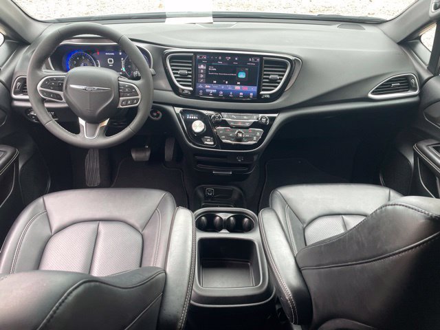Used 2026 Chrysler Pacifica Select FWD image 21