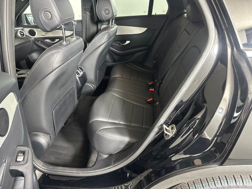 Used 2022 Mercedes-Benz GLC 300 image 23
