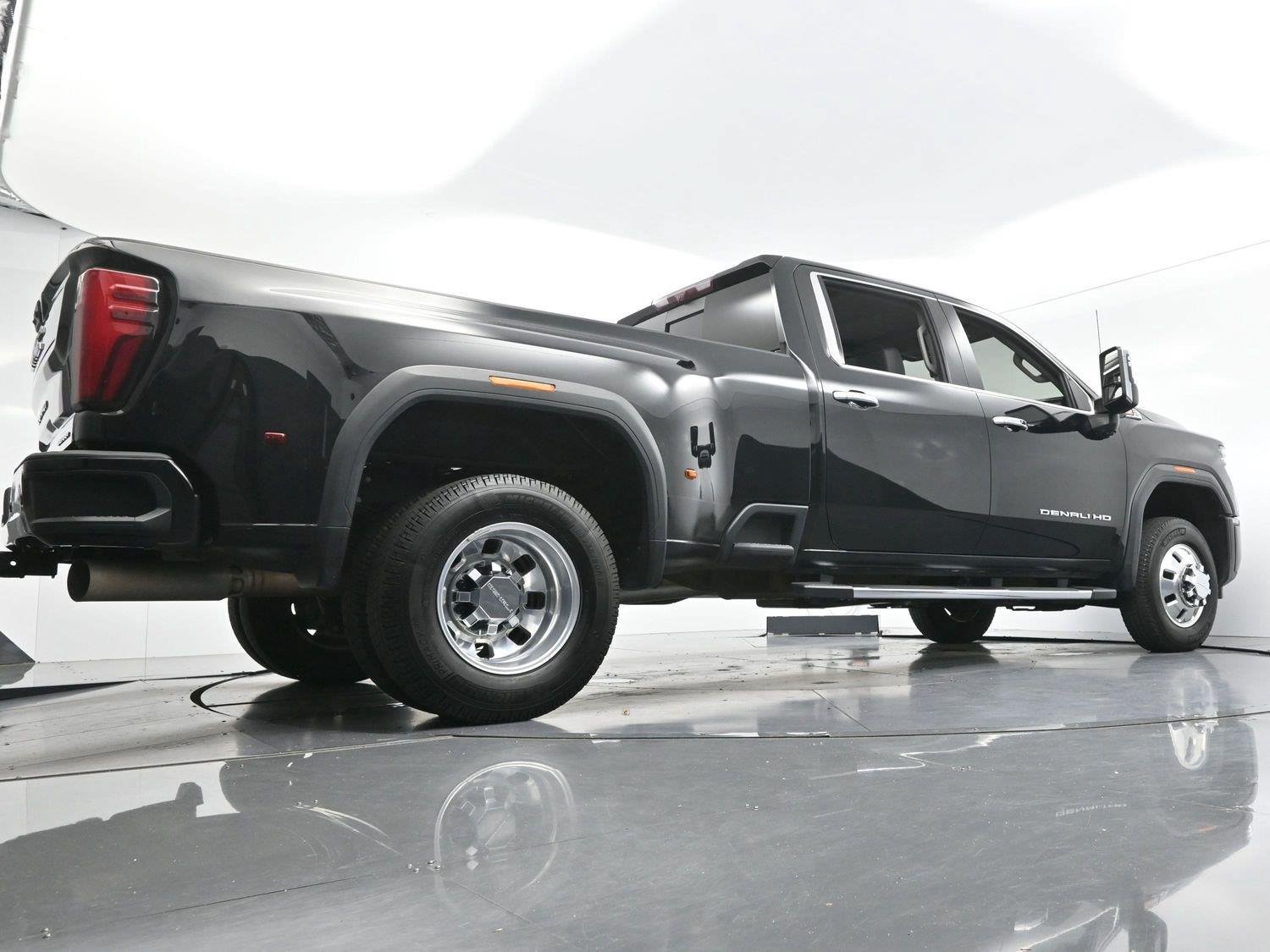 Used 2024 GMC Sierra 3500 Denali w/ Denali Reserve Package AWD/4WD image 49
