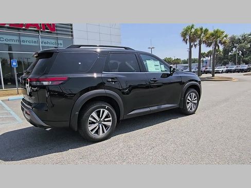 New 2026 Nissan Pathfinder SL FWD image 33