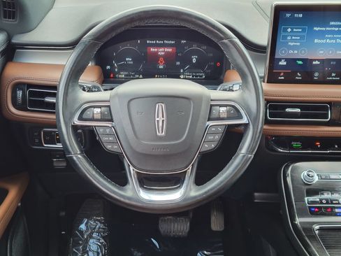 Used 2023 Lincoln Nautilus Reserve w/ Luxury Package AWD/4WD image 28