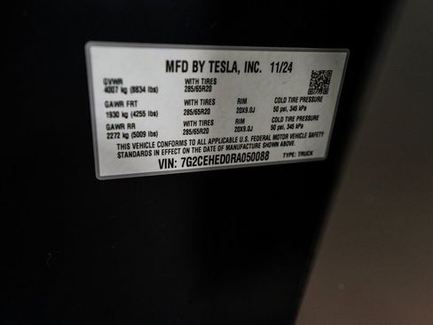 Used 2024 Tesla Cybertruck AWD Crew Cab image 49