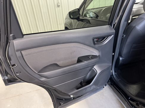 Used 2025 Subaru Forester Premium AWD/4WD image 45