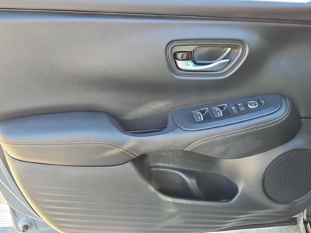 Used 2025 Honda HR-V Sport image 11