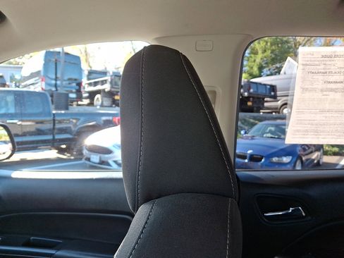 Used 2019 GMC Canyon SLE w/ SLE Convenience Package image 17