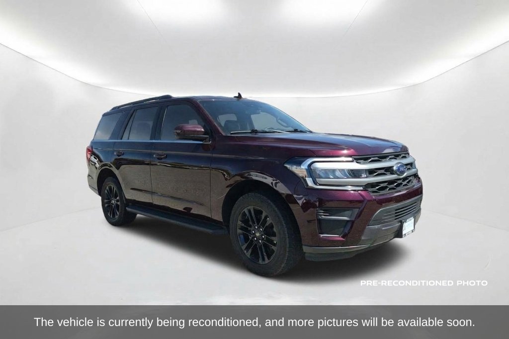 Used 2024 Ford Expedition XLT RWD image 3