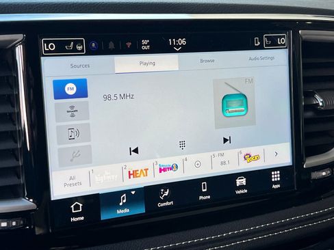 New 2026 Chrysler Pacifica Select image 17