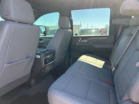 Used 2025 Chevrolet Silverado 2500 LTZ w/ LTZ Convenience Package image 28