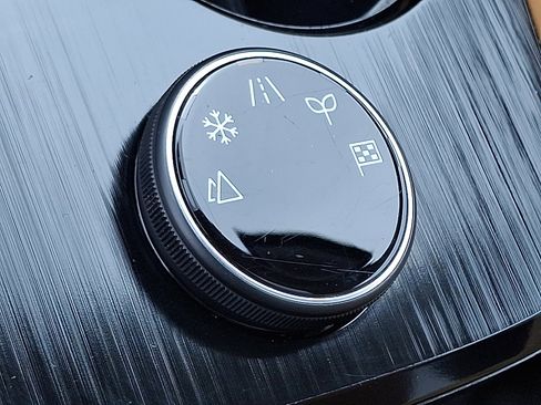 Used 2022 Nissan Rogue Platinum w/ Head-Up Display Package image 26