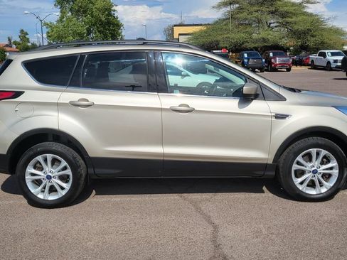 Used 2017 Ford Escape SE w/ Equipment Group 201A AWD/4WD image 12