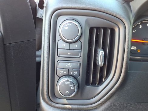 Used 2024 Chevrolet Silverado 2500 Custom w/ Custom Convenience Package image 16