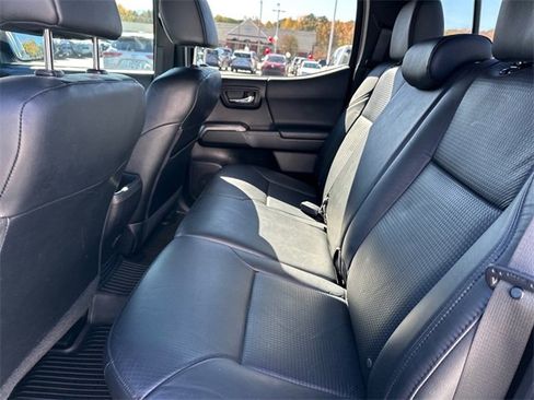 Used 2020 Toyota Tacoma Limited image 12