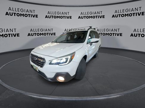 Used 2018 Subaru Outback 3.6R Touring w/ Popular Package #3 AWD/4WD image 5
