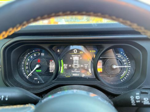Used 2024 Jeep Wrangler High Altitude AWD/4WD image 27