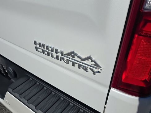 Used 2022 Chevrolet Silverado 1500 High Country w/ High Country Premium Package image 4