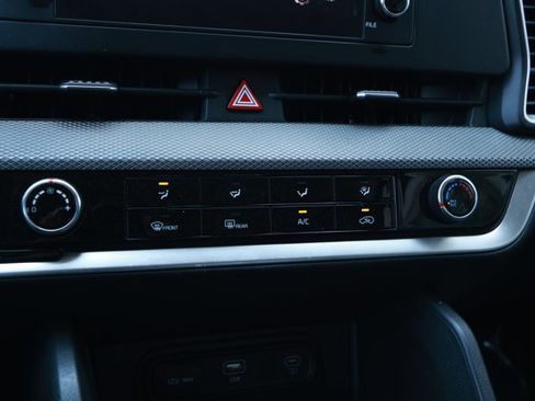 Used 2024 Kia Sportage LX image 18