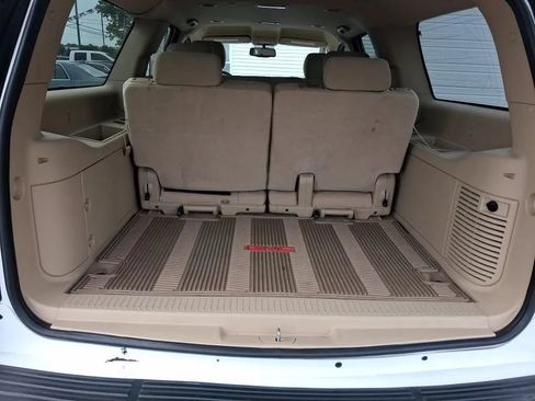 Used 2010 GMC Yukon XL SLE w/ SLE-2 Equipment Package RWD image 23