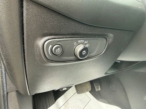 Used 2018 Chevrolet Equinox LT AWD/4WD image 12