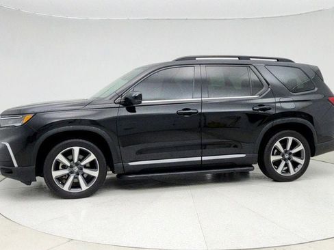 Used 2023 Honda Pilot Touring image 8